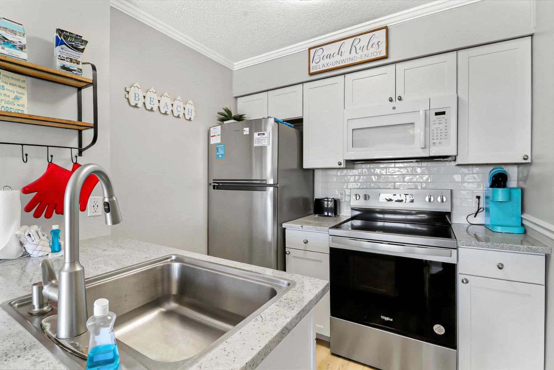 Ocean Dunes Villas #111, Beach Condo In Coligny Beach, 43 S Forest Beach Dr, Hilton Head Sc, Oceanfront Condo, Heated Pool, By Vacation Rental Hhi Hilton Head Island Exteriér fotografie
